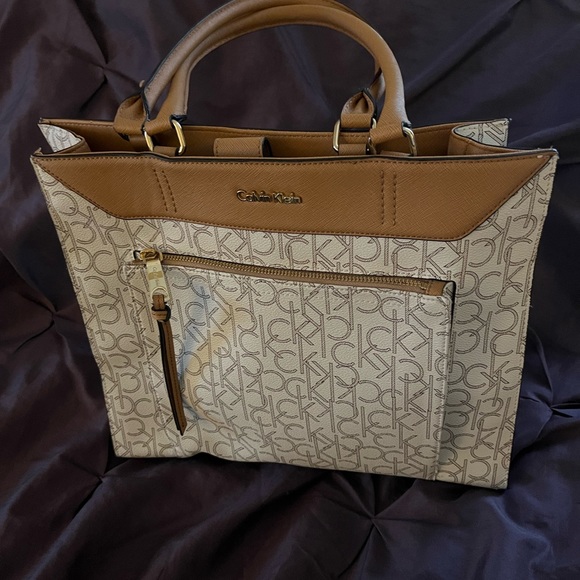 Calvin Klein purse - Picture 1 of 4